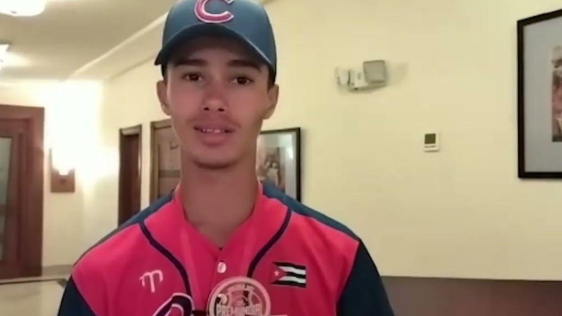 Otro pelotero adolescente se escapa de Cuba