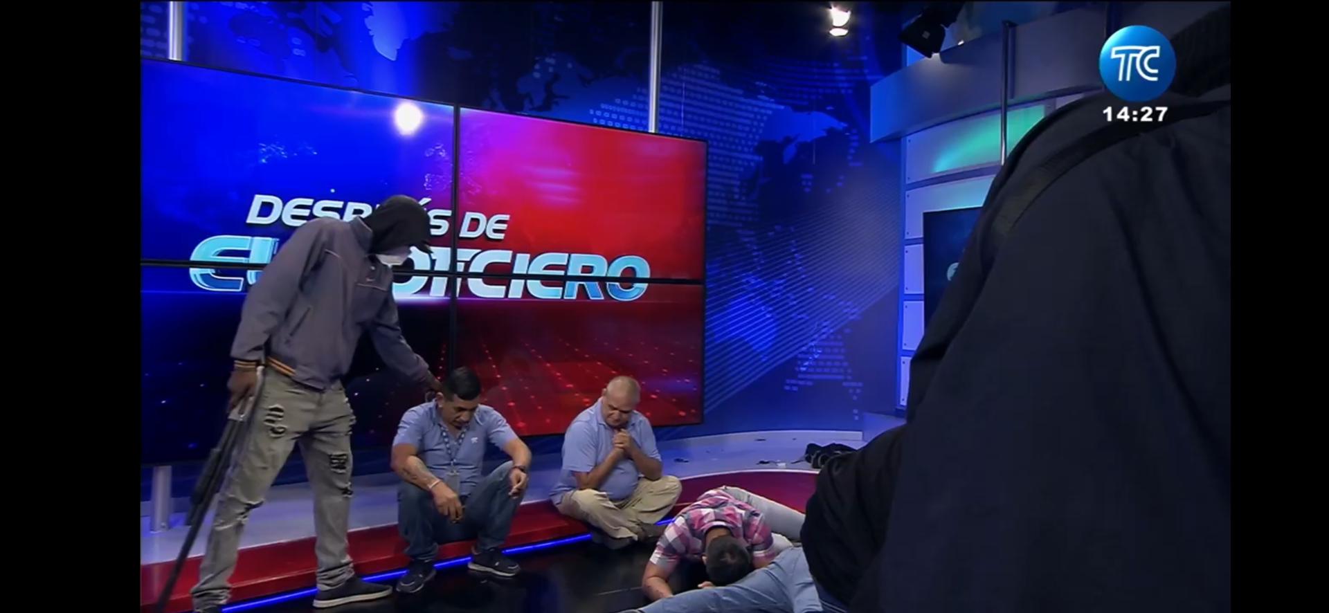 Pandillas ecuatorianas desatan ola de terror: Encapuchados armados se toman un canal de televisión