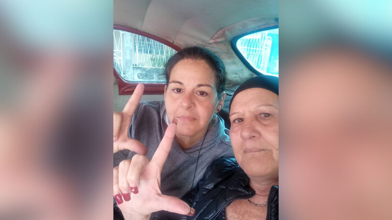 Patrulla policial se lleva a madre de preso político que protestaba en la cárcel