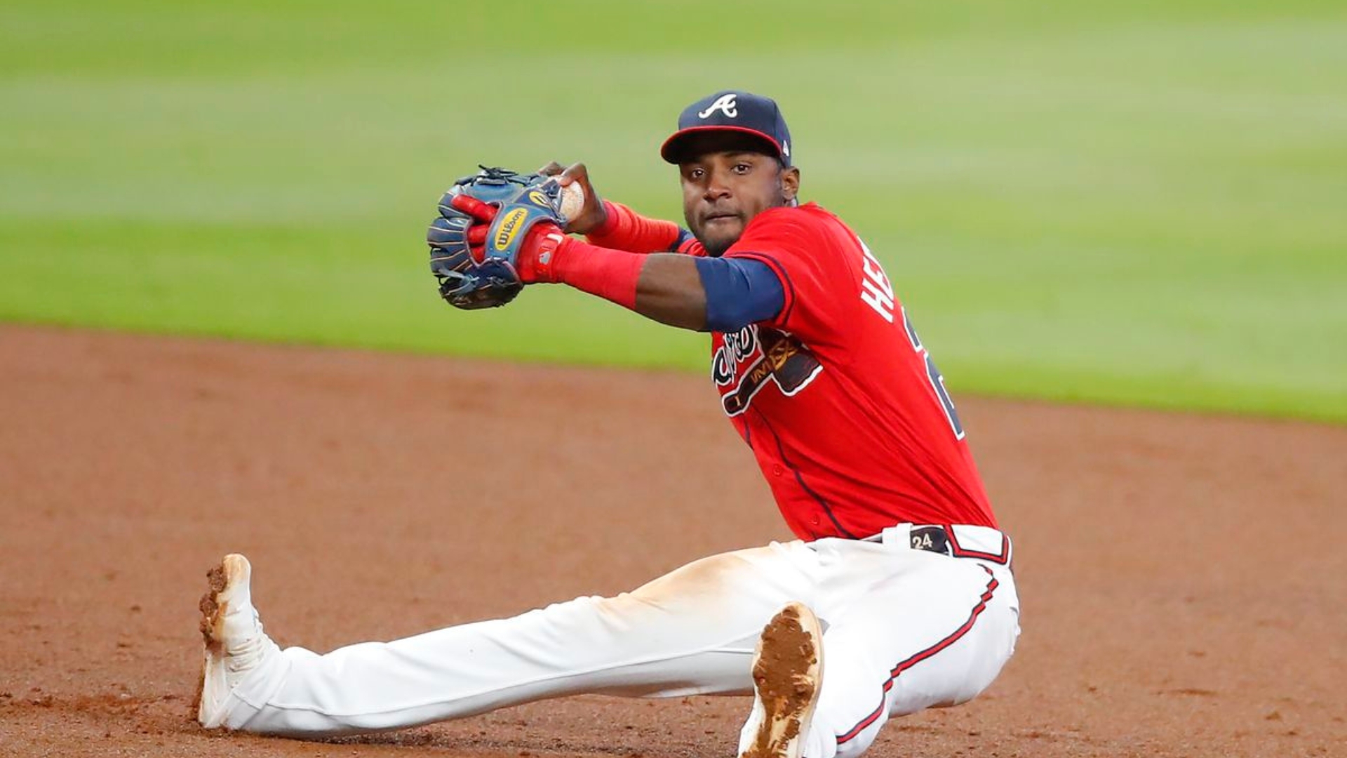 Pelotero cubano Adeiny Hechavarría se va a Kansas en busca de oportunidades en MLB