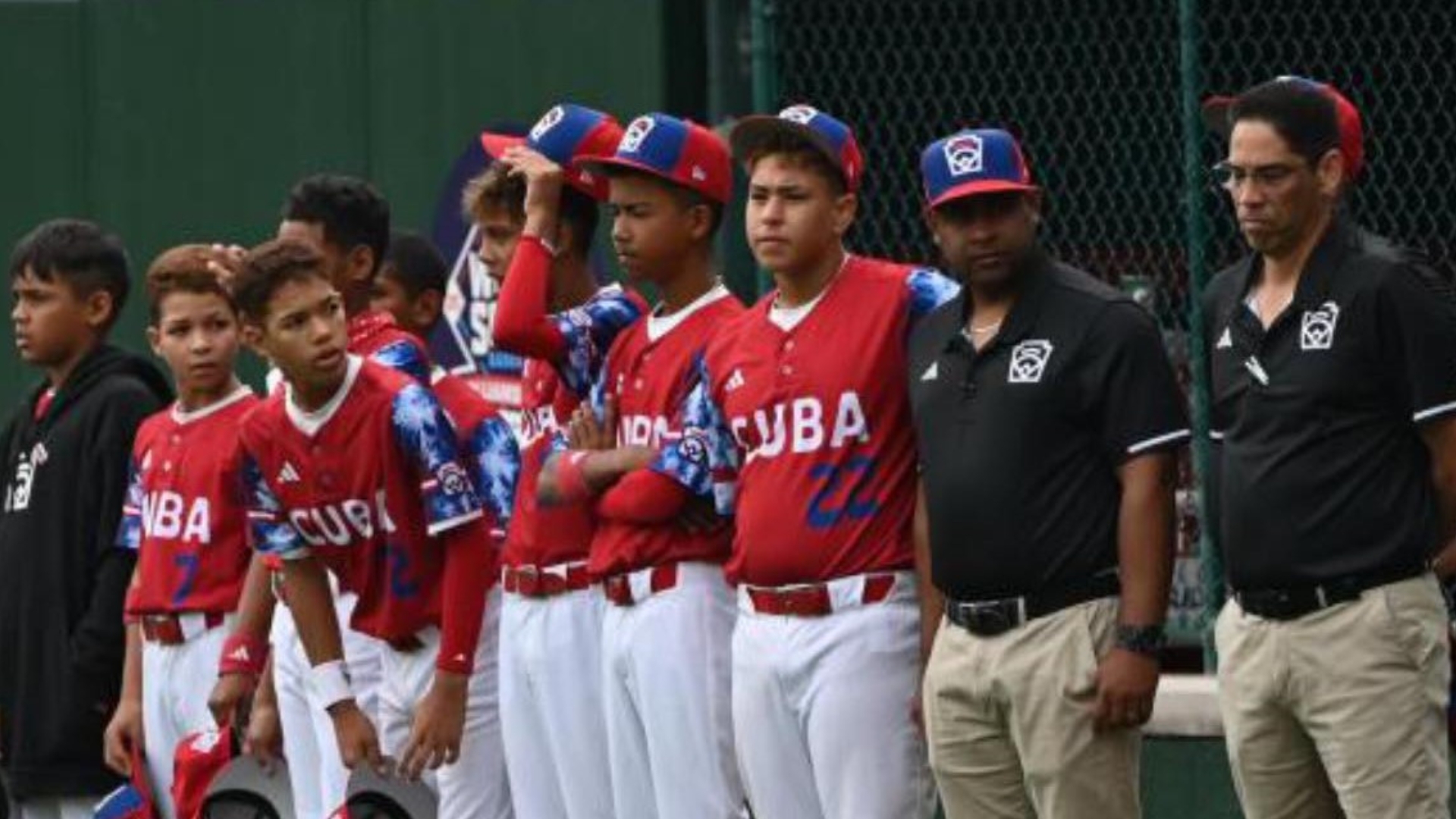 Pelotero cubano de 13 años escapa de Cuba en busca de contrato MLB