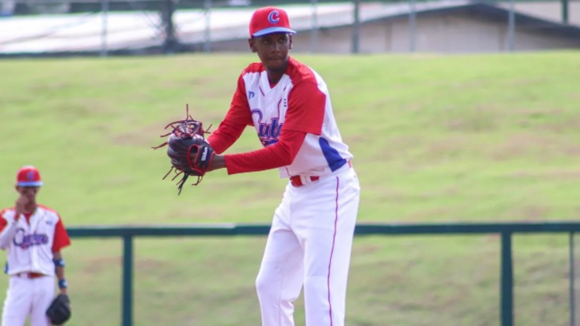 Pelotero cubano, novato del año en 63 Serie Nacional, escapa de la isla