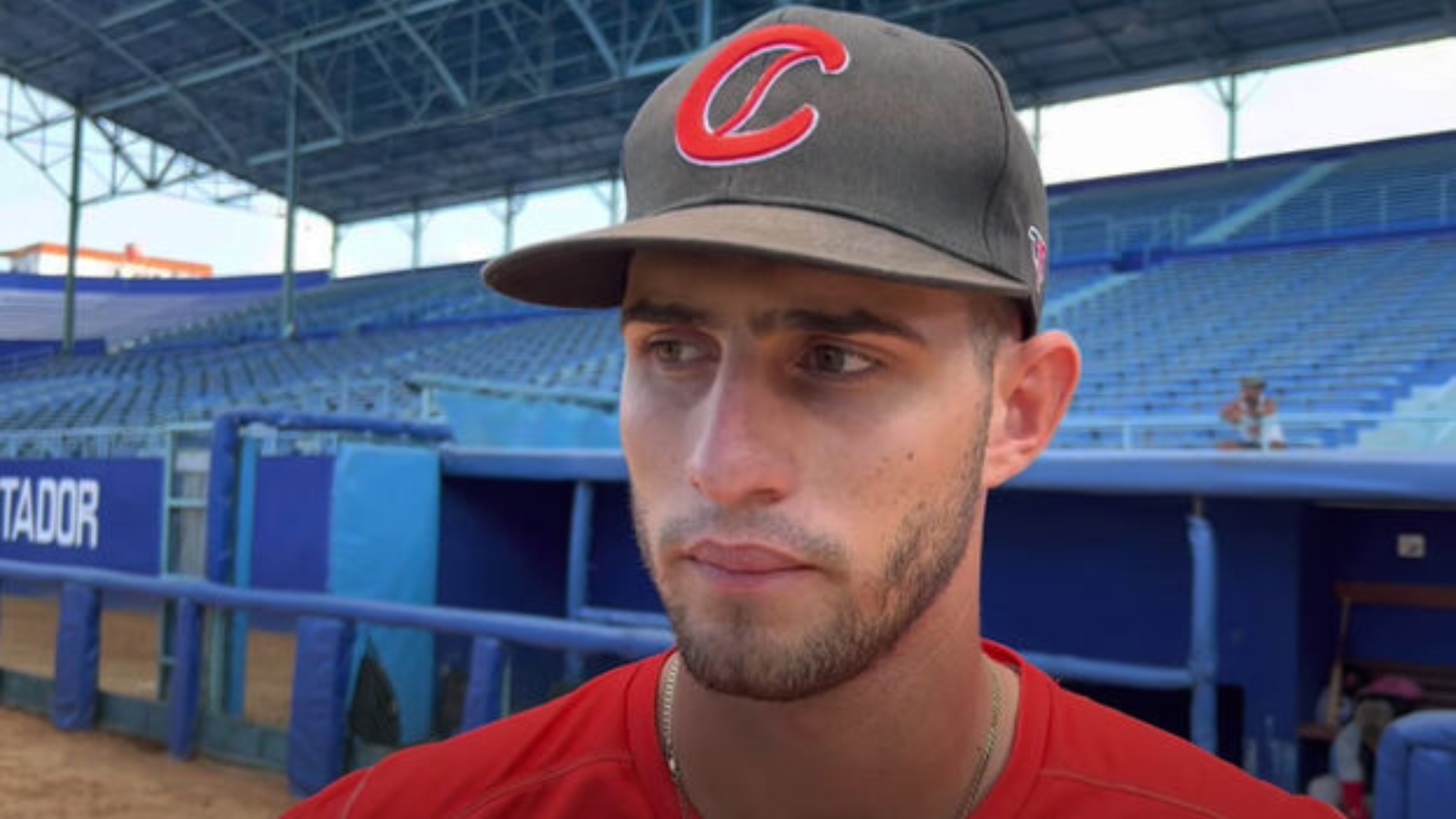 Pelotero cubano que pidió la baja por bajos salarios se va para Dominicana