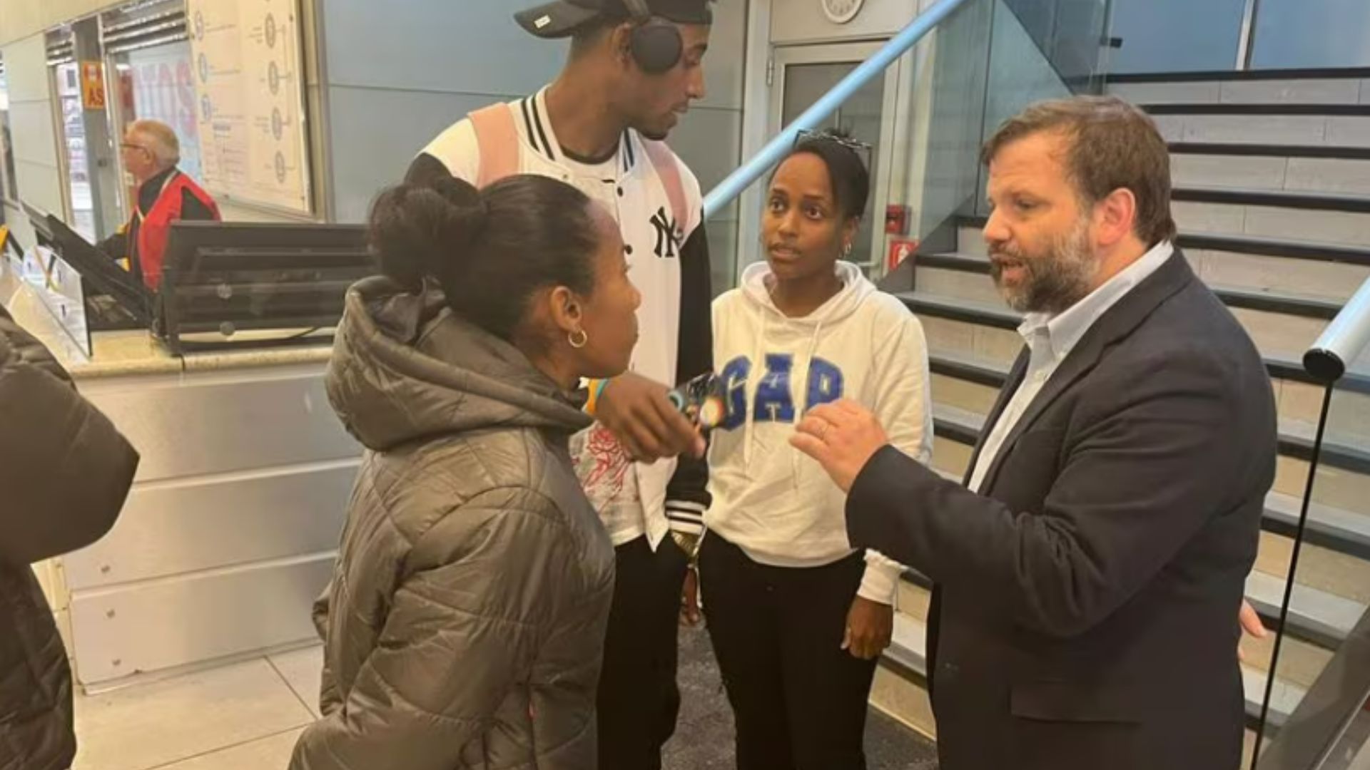 Periodista chilena advierte que deportistas cubanos no pueden ser devueltos porque "Cuba es una dictadura"