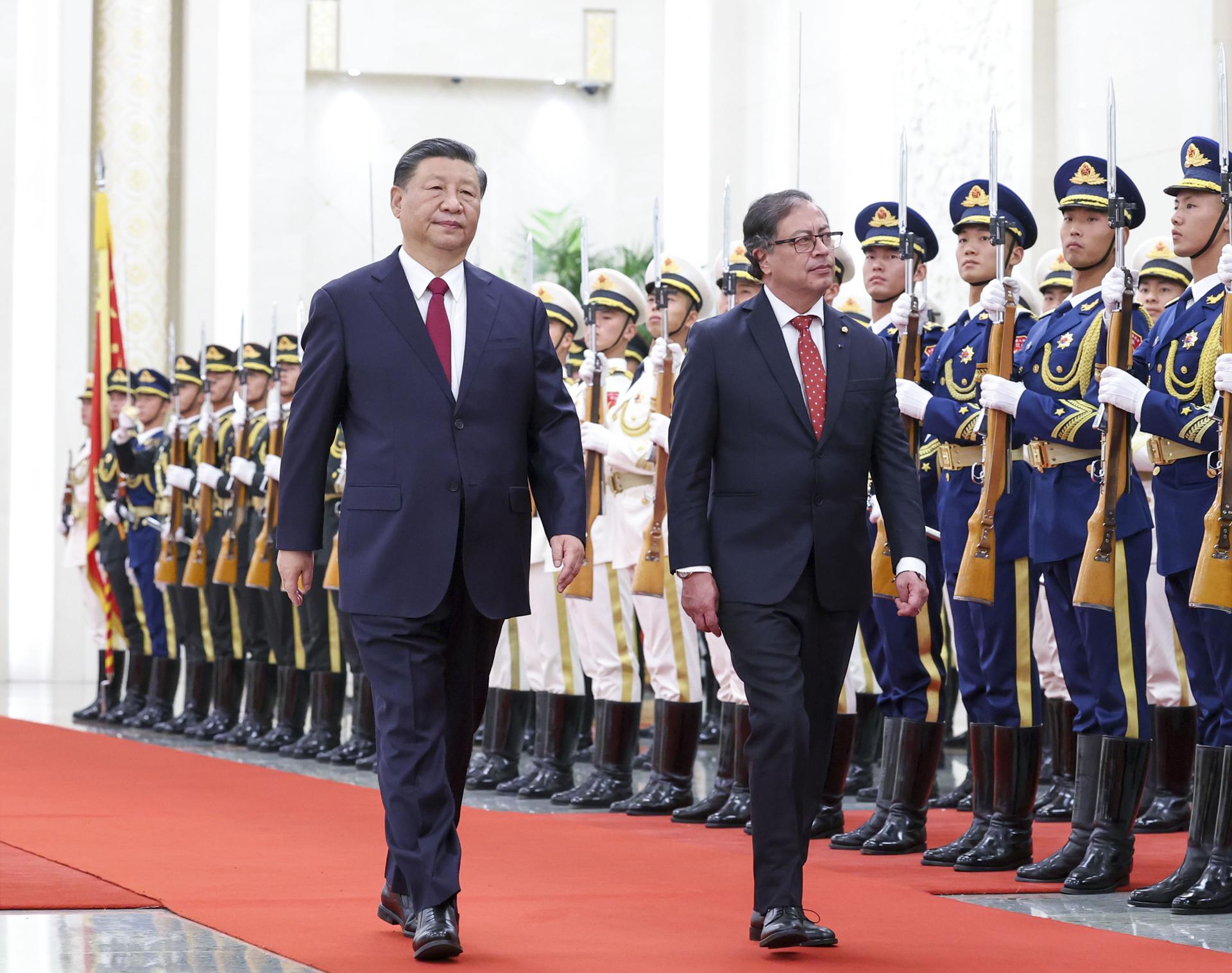 Petro rinde homenaje al comunista Mao, el mayor genocida de la Humanidad