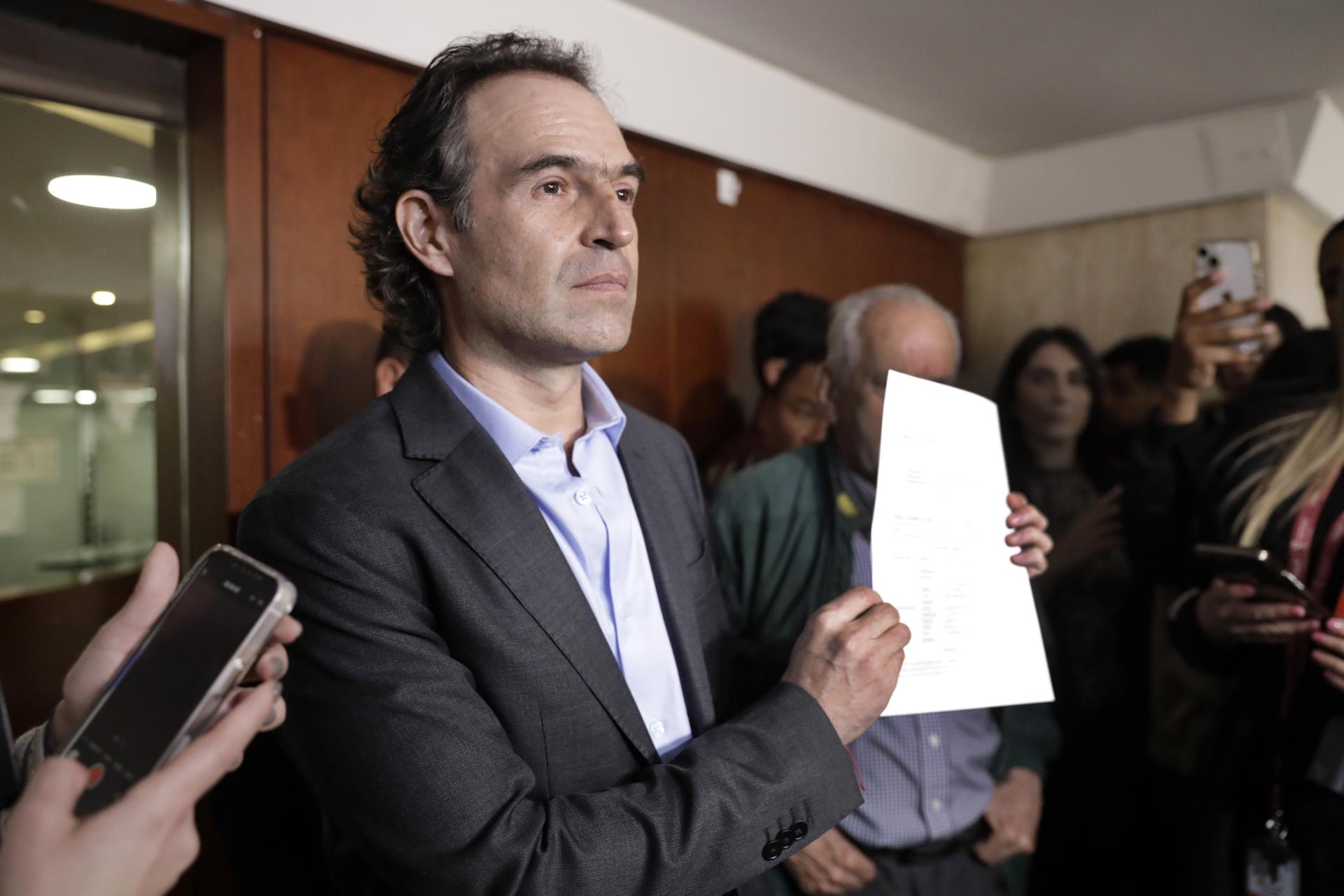 Piden renuncia del presidente Gustavo Petro por financiación ilegal de campañas
