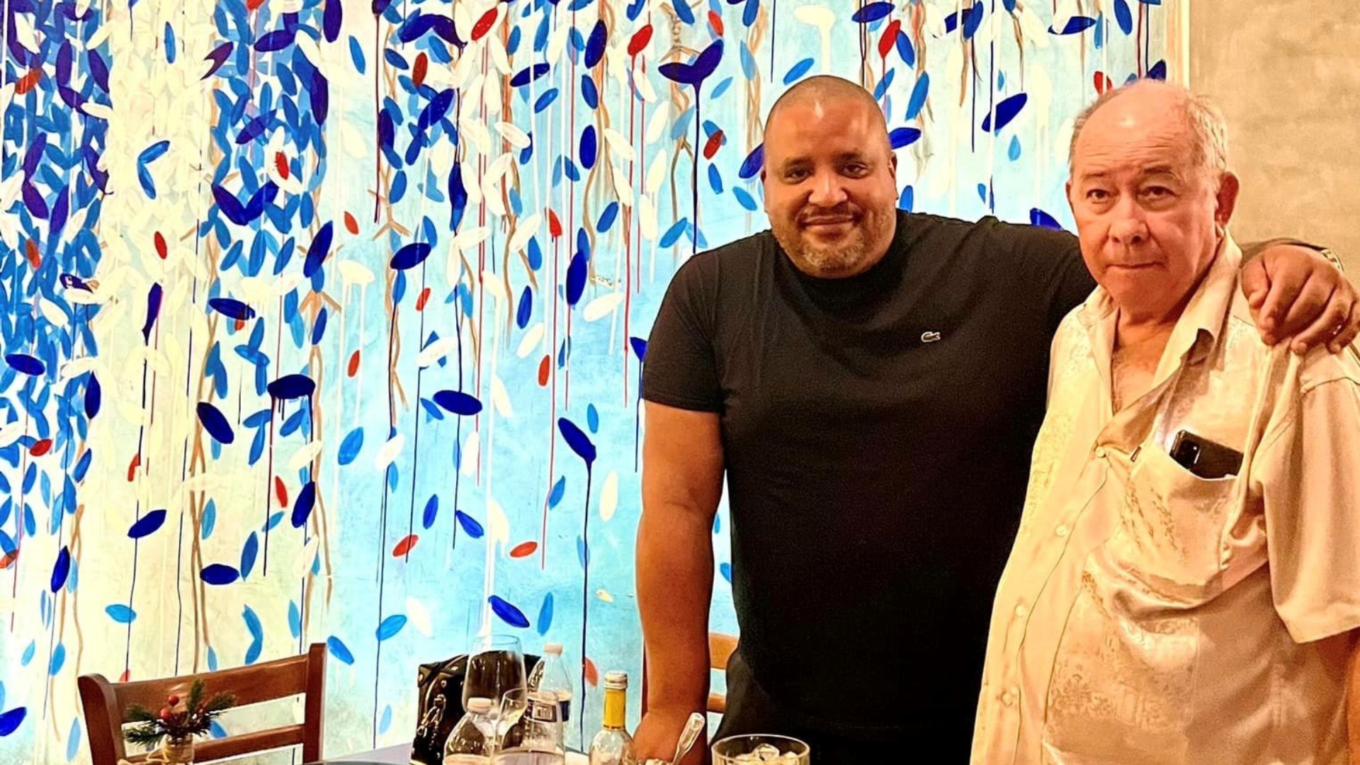 Pintor Michel Mirabal se reúne con dirigente comunista Lázaro Expósito y lo llama “padre”