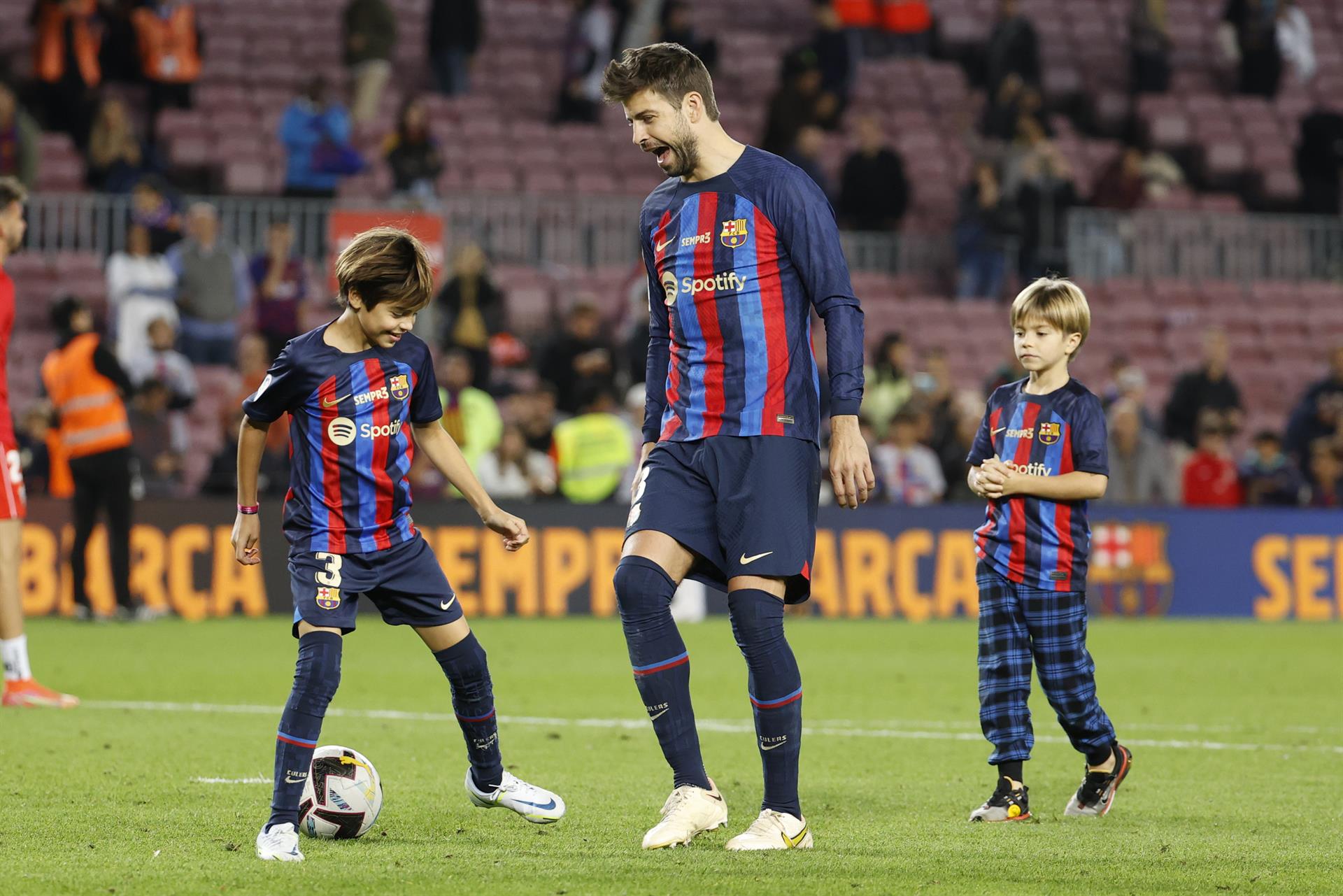 Piqué recupera a sus hijos y los niños vuelven a Barcelona: ¿qué pasó?