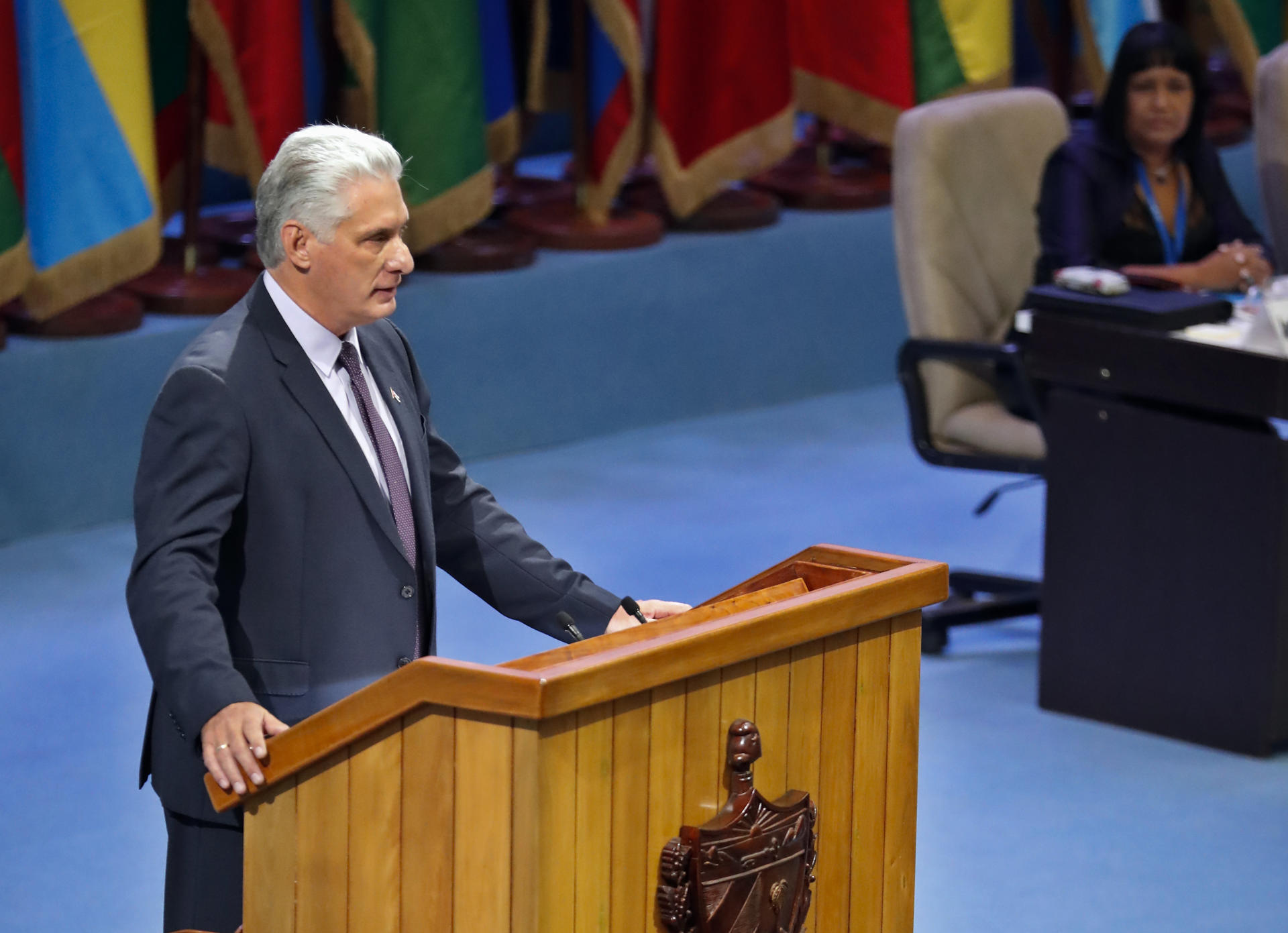 Plan de ajuste en Cuba: Díaz-Canel molesto porque lo llaman "neoliberal"
