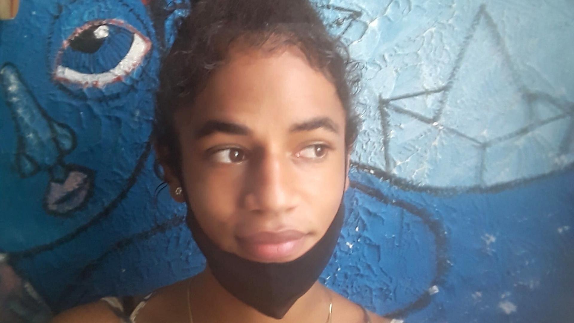 Policía cita con amenazas a escritora y activista Mel Herrera