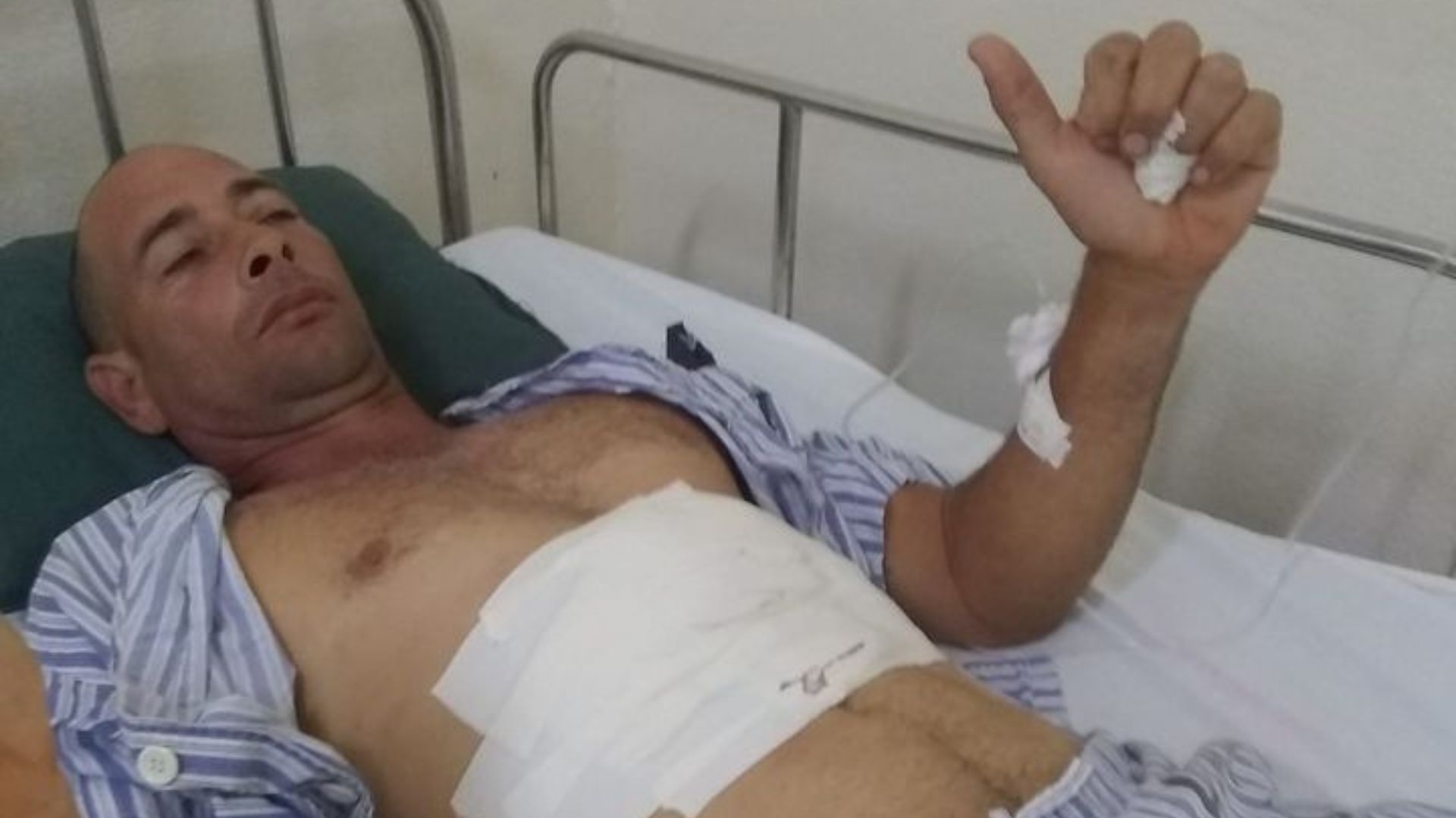 Policía cubano mata a ciudadano en Villa Clara durante “forcejeo”: el agente está hospitalizado con heridas