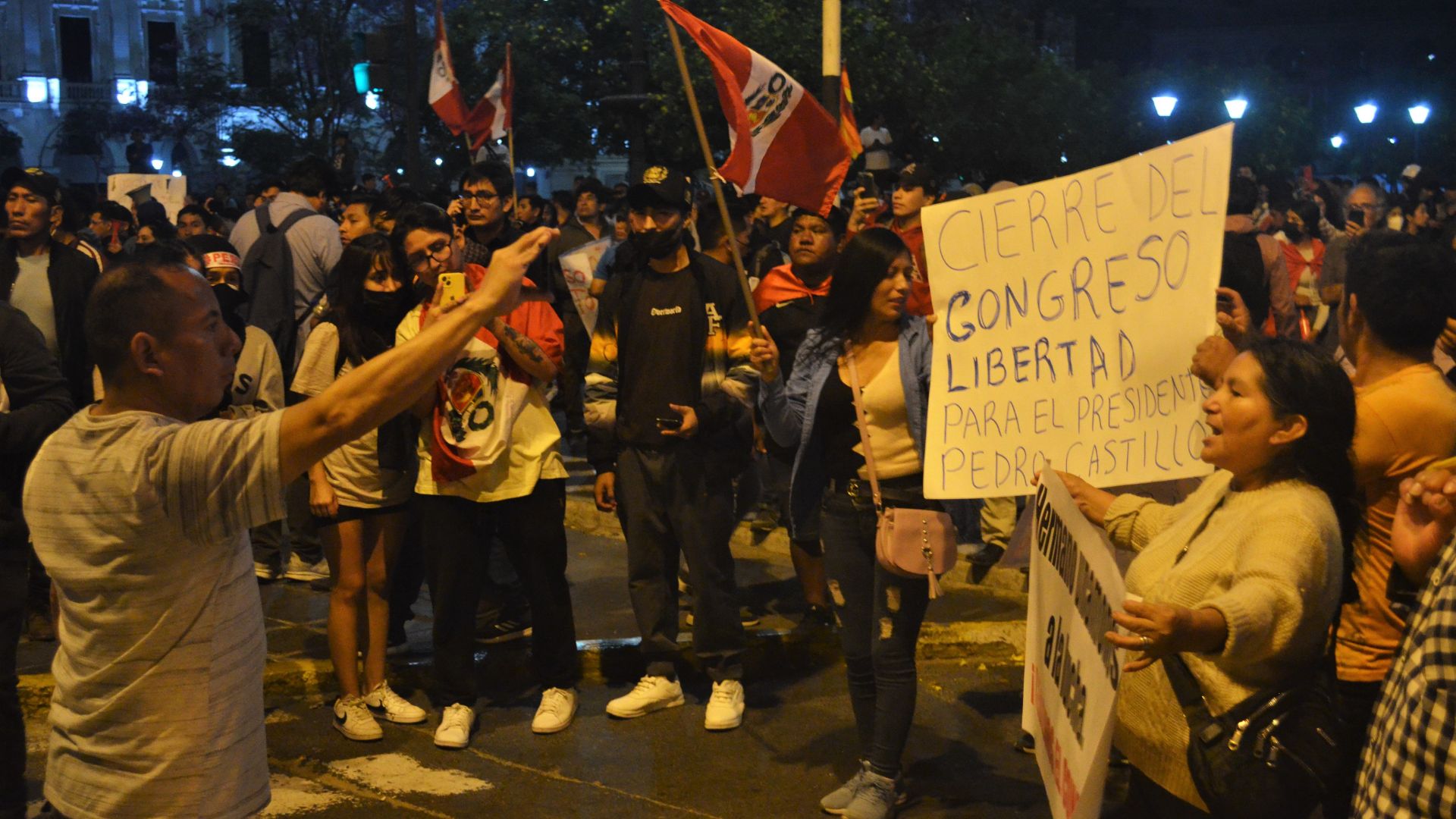 Policía de Perú investiga muerte de manifestante en Lima; ya son 65 fallecidos en las protestas 