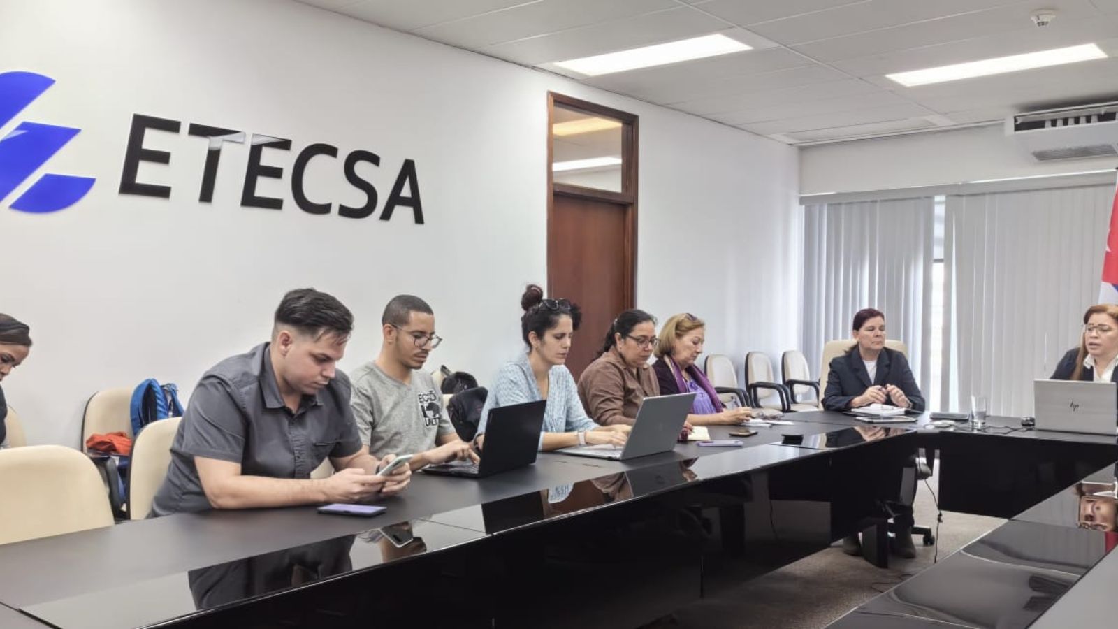 Presidenta de ETECSA lamenta caída de ingresos en dólares