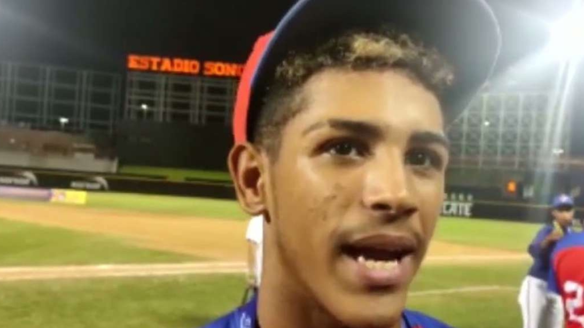 Prospecto Sub-15 de la pelota cubana escapa de la isla