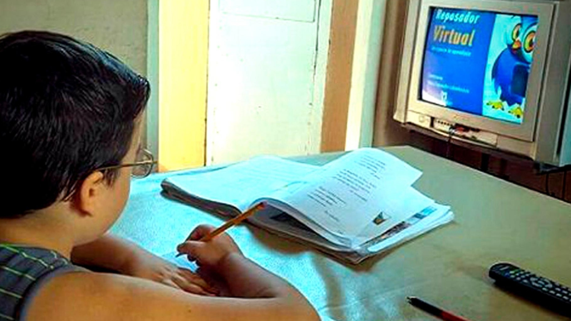 Régimen cubano prepara teleclases de idioma ruso para noviembre