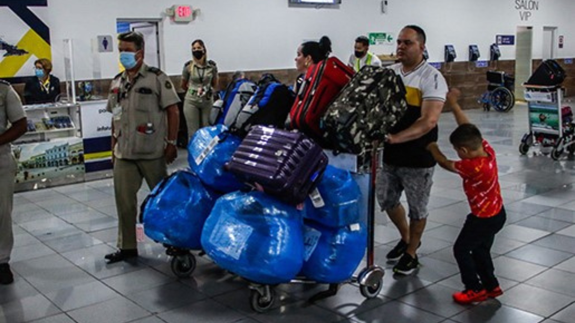 Régimen cubano prohibirá la entrada de equipos “de alto consumo”