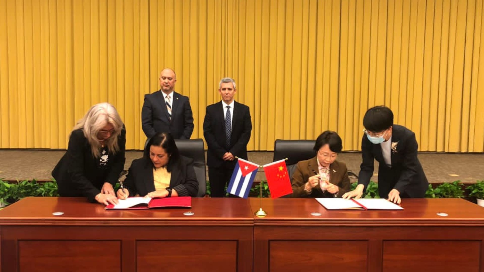 Régimen cubano y China firman acuerdo de ciberseguridad