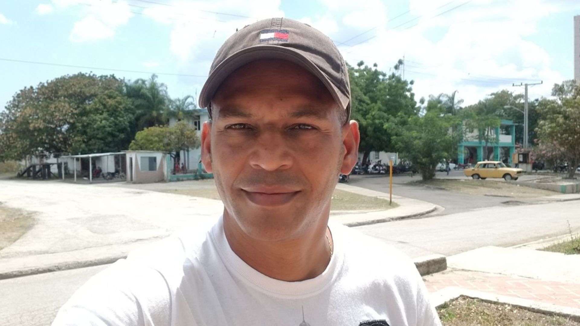 Régimen impide entrar a Cuba a pastor Alain Toledano tras muerte de su primo