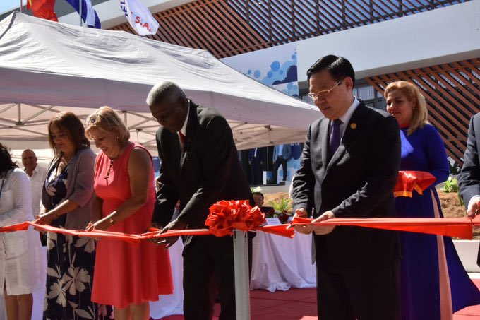 Régimen inaugura fábrica de detergente cubano-vietnamita en el Mariel