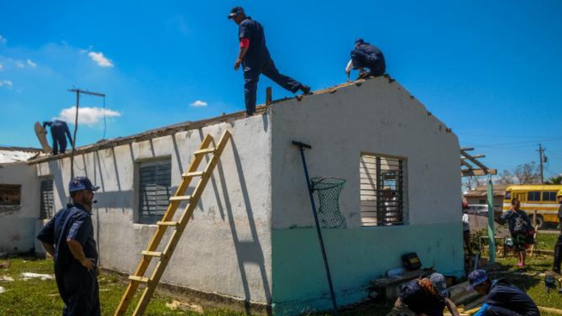 Régimen no tiene fecha para los damnificados “sin techo” por huracán en Pinar del Río
