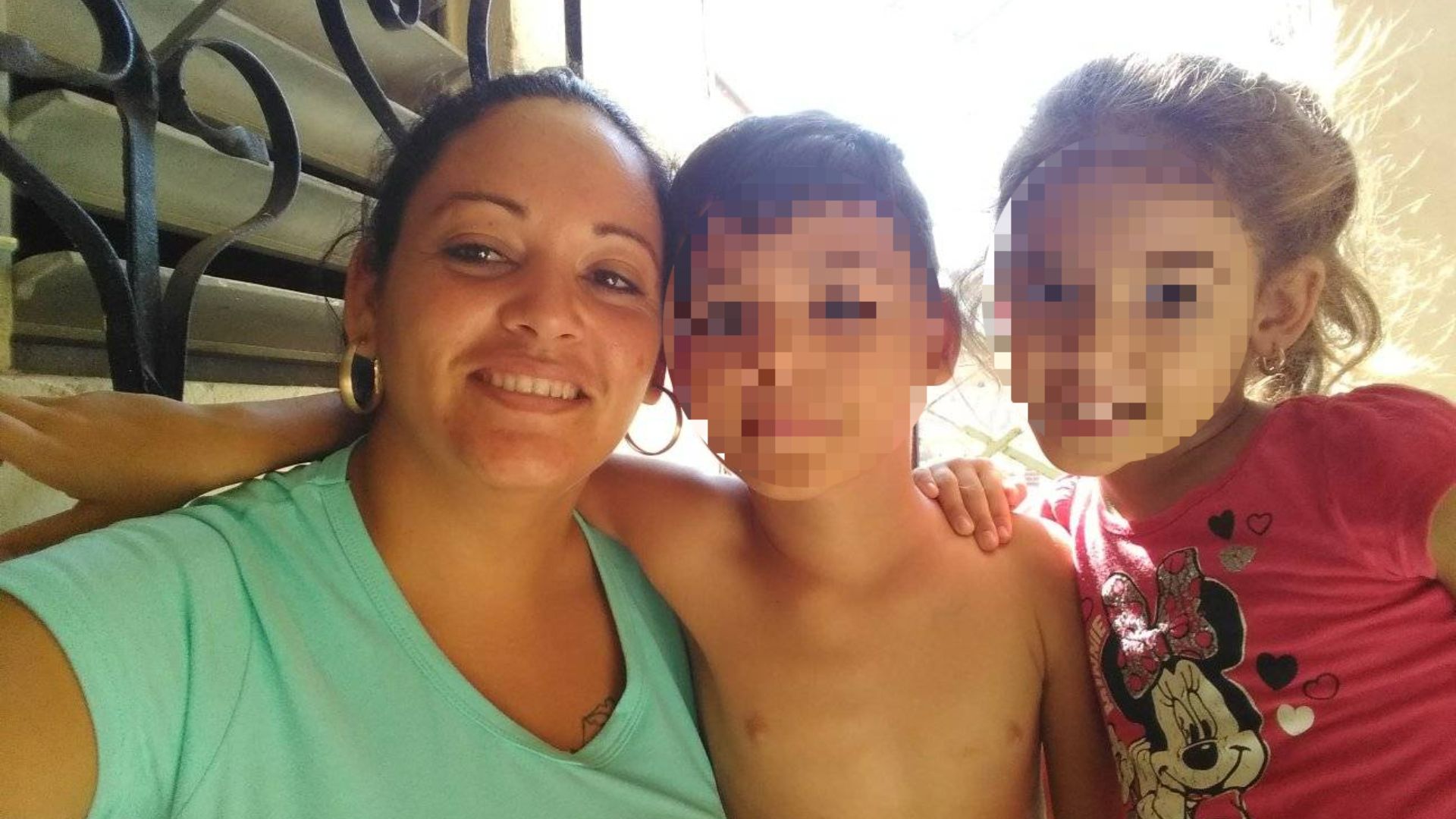 Régimen presiona a una madre para que abandone casa en Trinidad