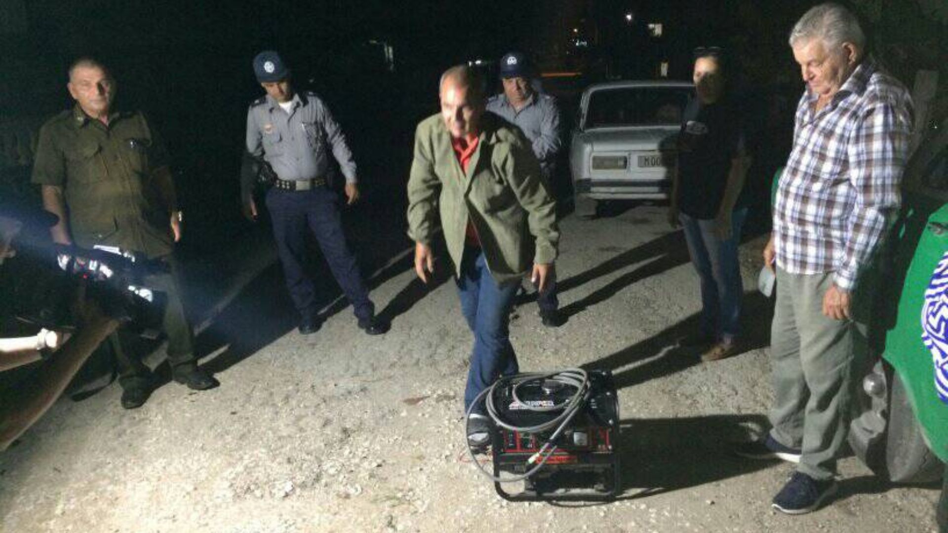 Régimen realiza mitin para entregar planta eléctrica robada a sus dueños