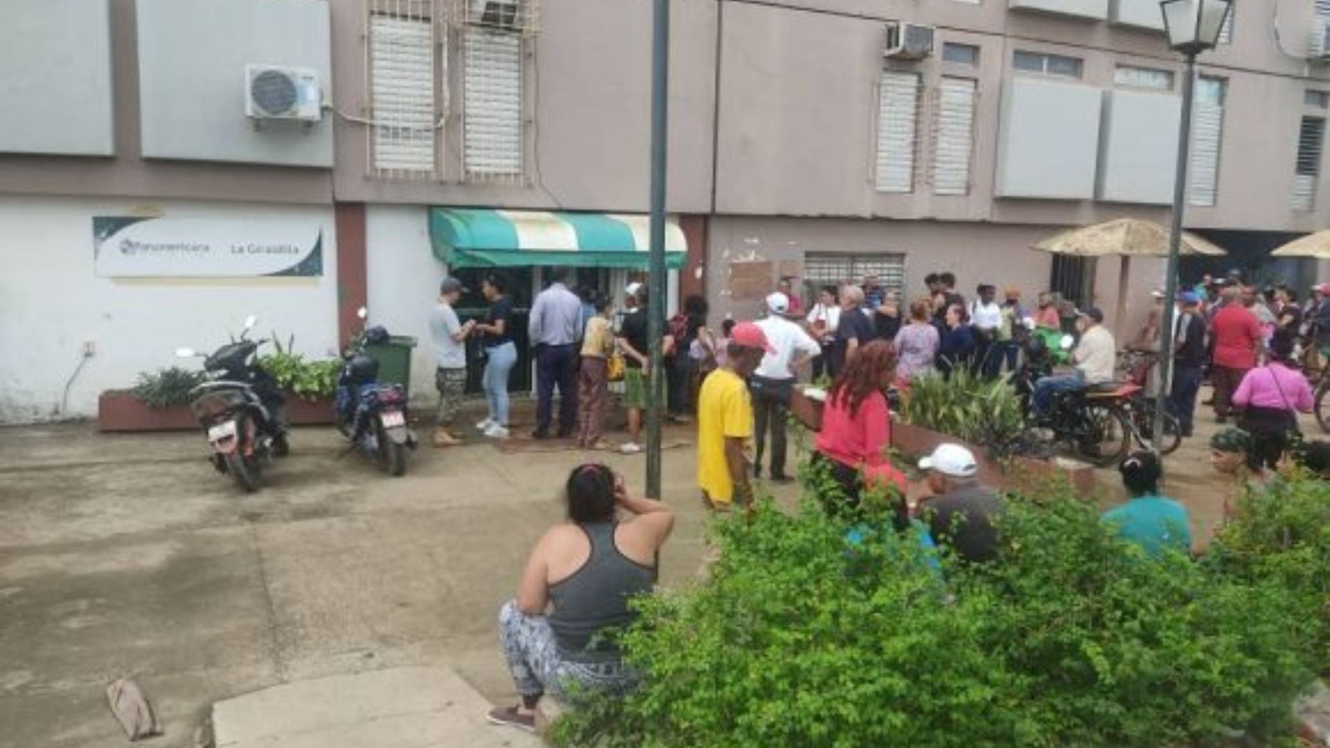 Régimen se asegura de que no haya “fallecidos, presos, ni residentes en exterior” en libreta de abastecimiento