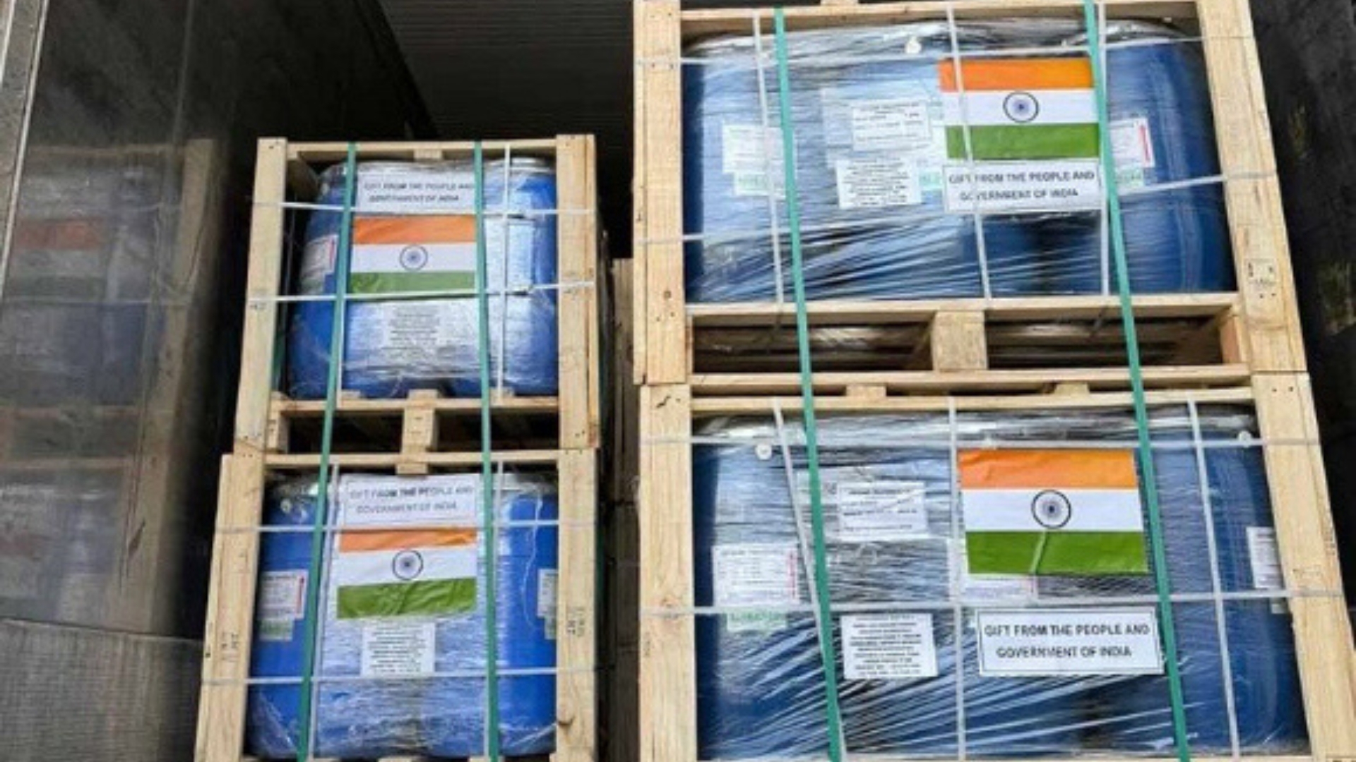 Régimen sobrevive con donaciones: India envía materias primas para medicamentos