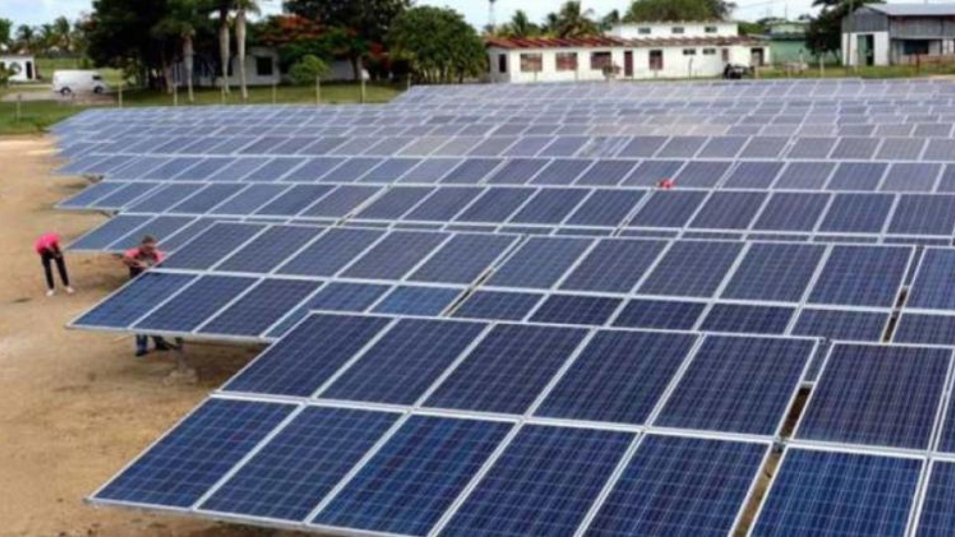 Régimen venderá tierras a empresas extranjeras para "fomentar" energías renovables