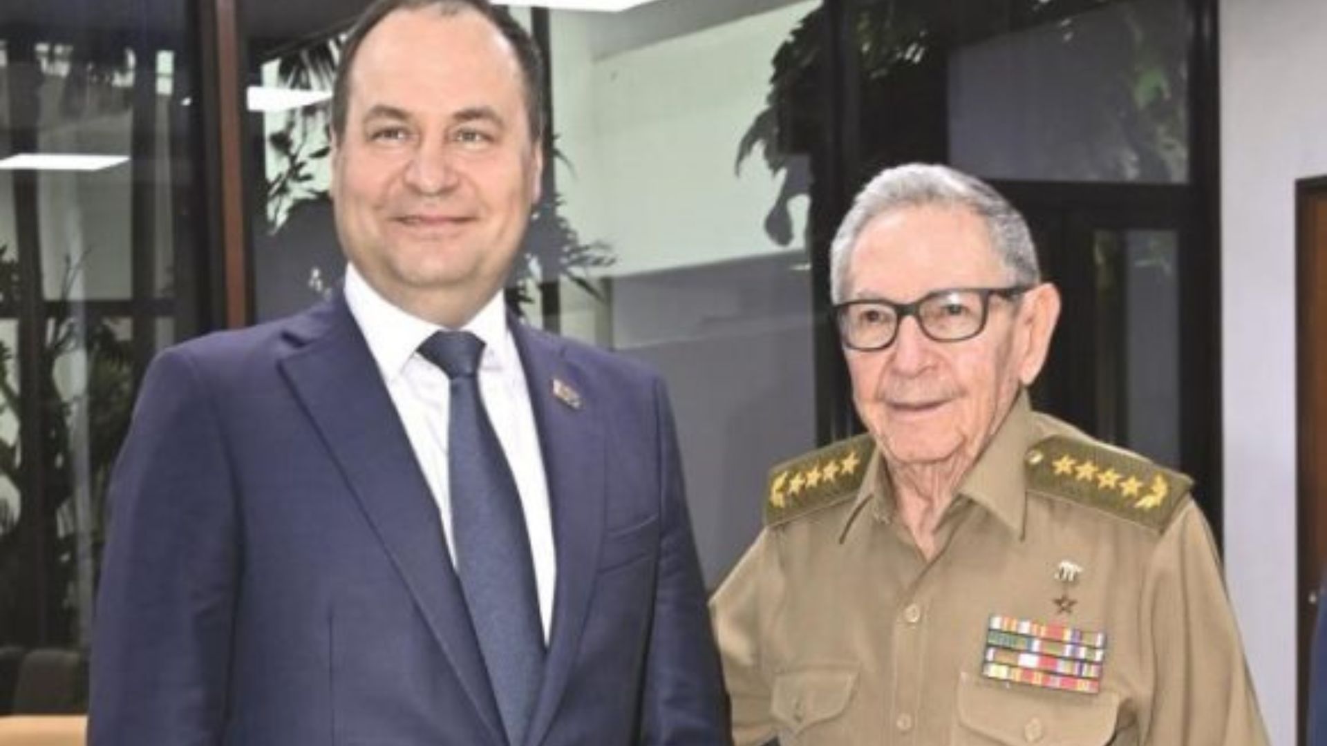 Raúl Castro se reúne con Primer Ministro bielorruso en La Habana