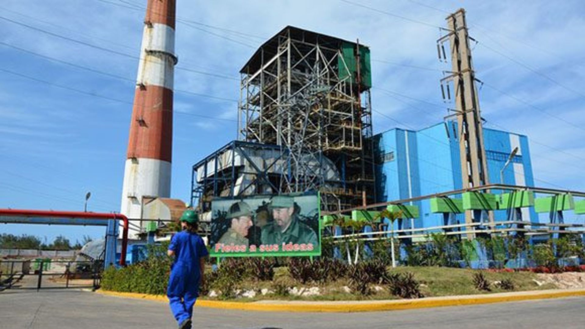 "Reconectan" Sistema Eléctrico Nacional tras apagón en media Cuba