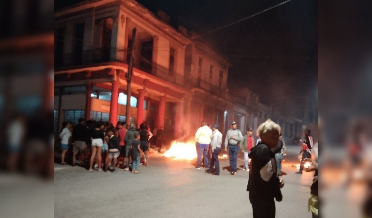 Reportan gran protesta en Santos Suárez