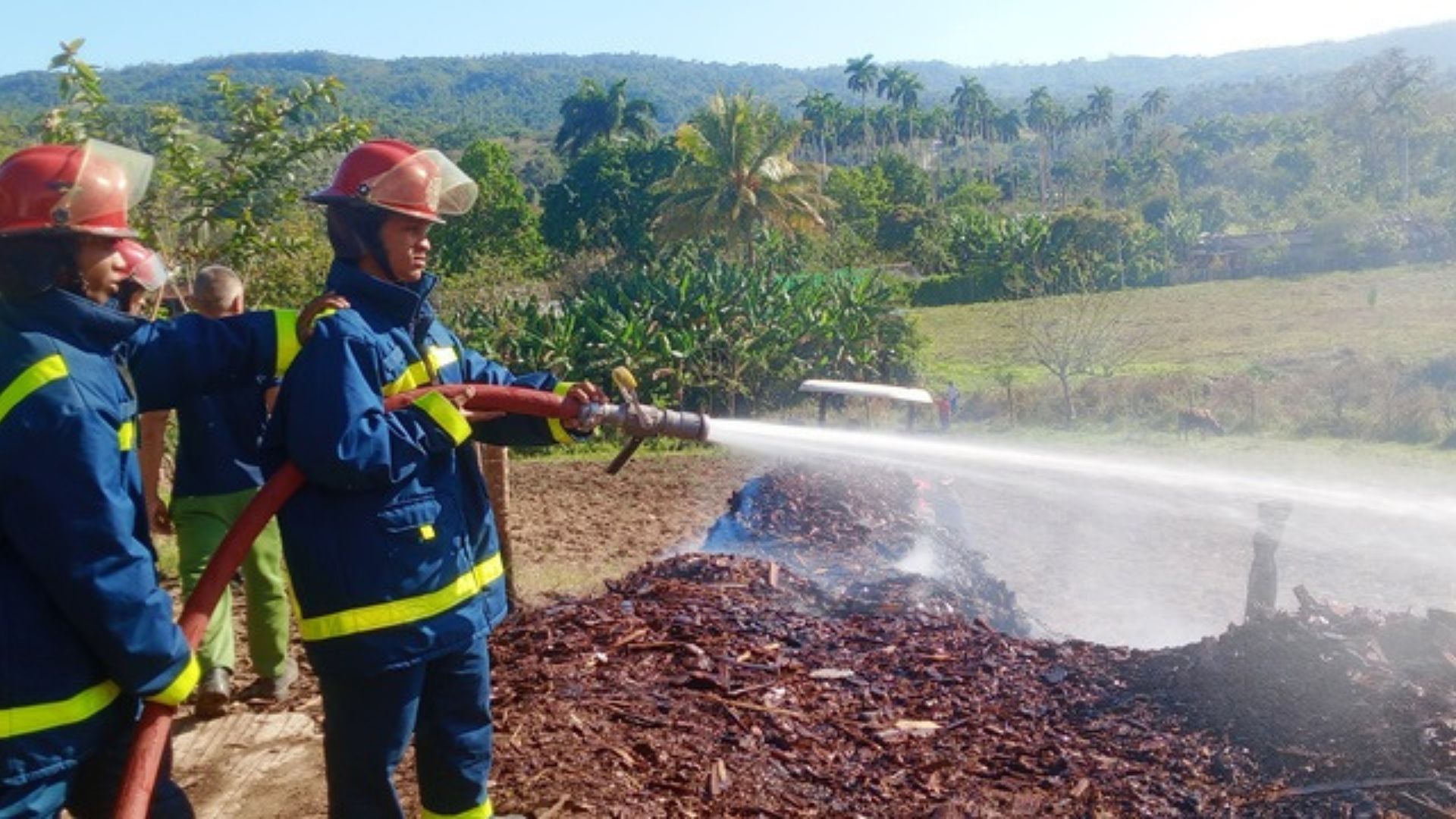 Reportan incendio en empresa cafetalera de Yateras, Guantánamo