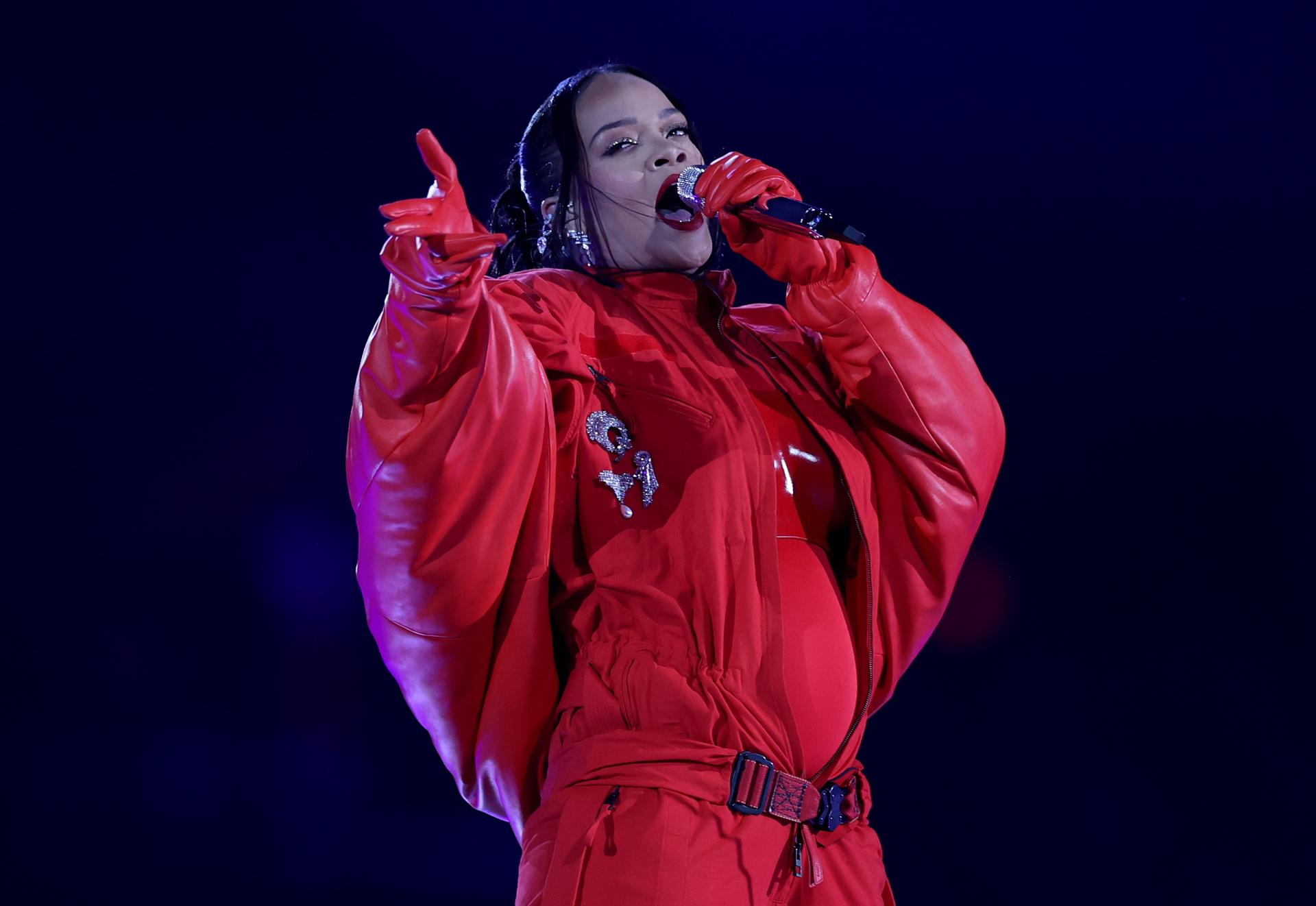 Rihanna cumple 35 años: ¡Embarazada, exitosa y multimillonaria!