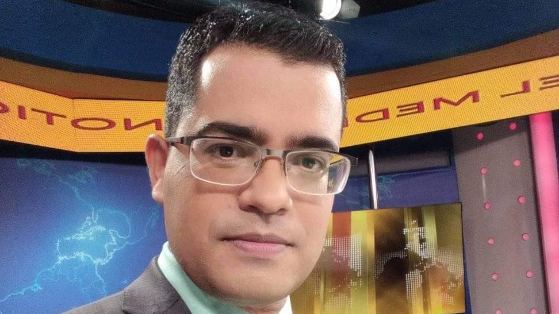Roban celular a vocero del castrismo Abdiel Bermúdez: “Estaré medio incomunicado con el mundo”