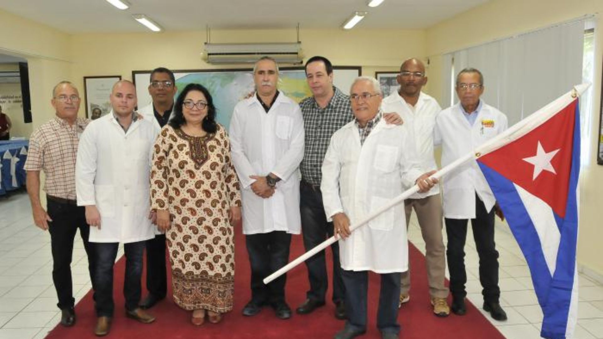 Rubio y Menéndez piden a Blinken firmeza contra la servidumbre de médicos cubanos