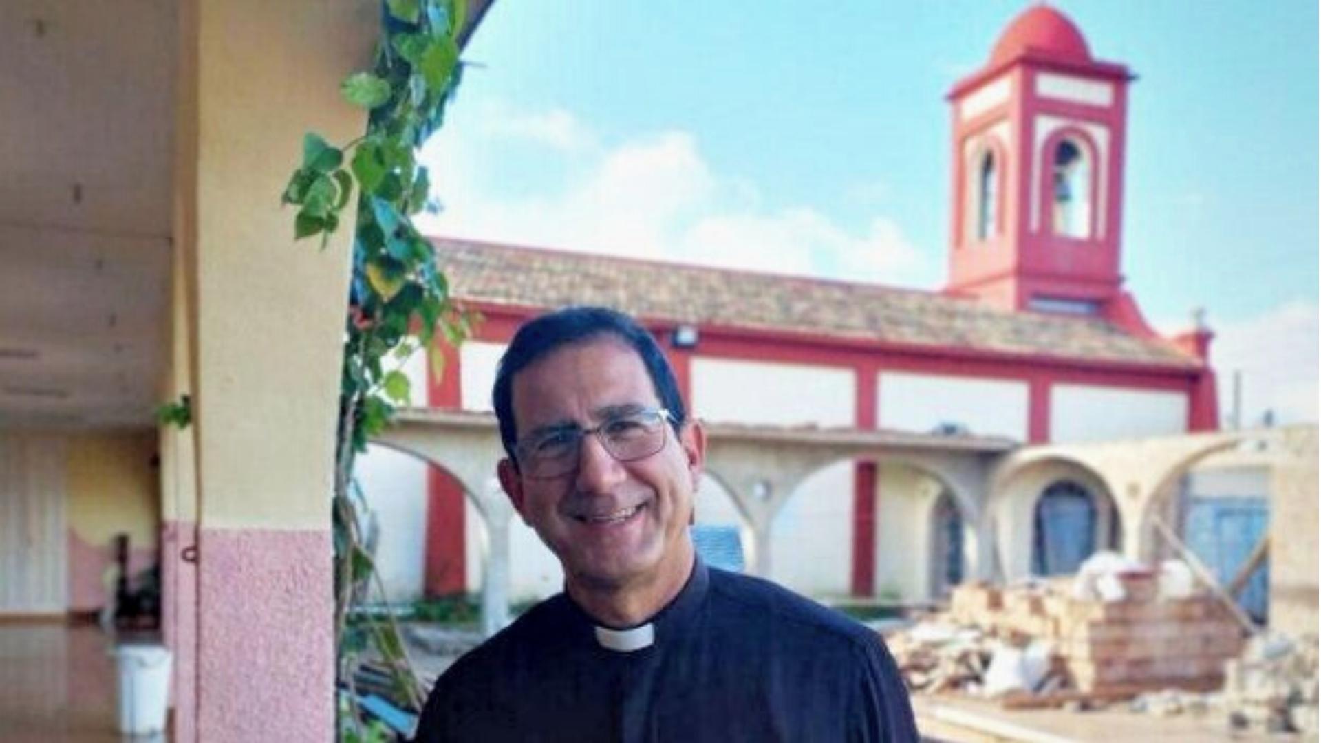 Sacerdote Alberto Reyes apoyará manifestación pacífica tocando las campanas de su iglesia