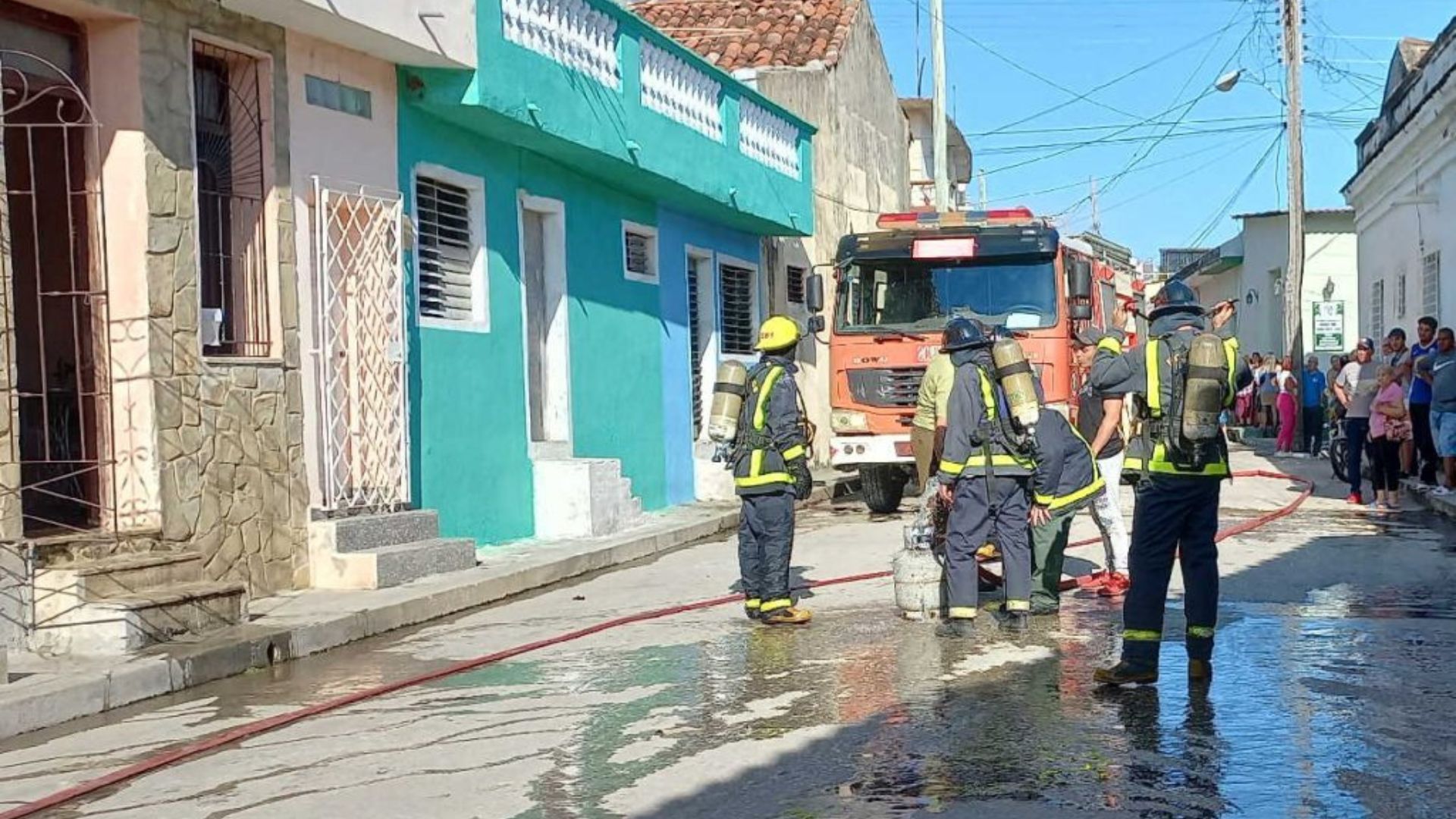 Sancti Spíritus: Reportan incendio por salideros en cilindro de gas