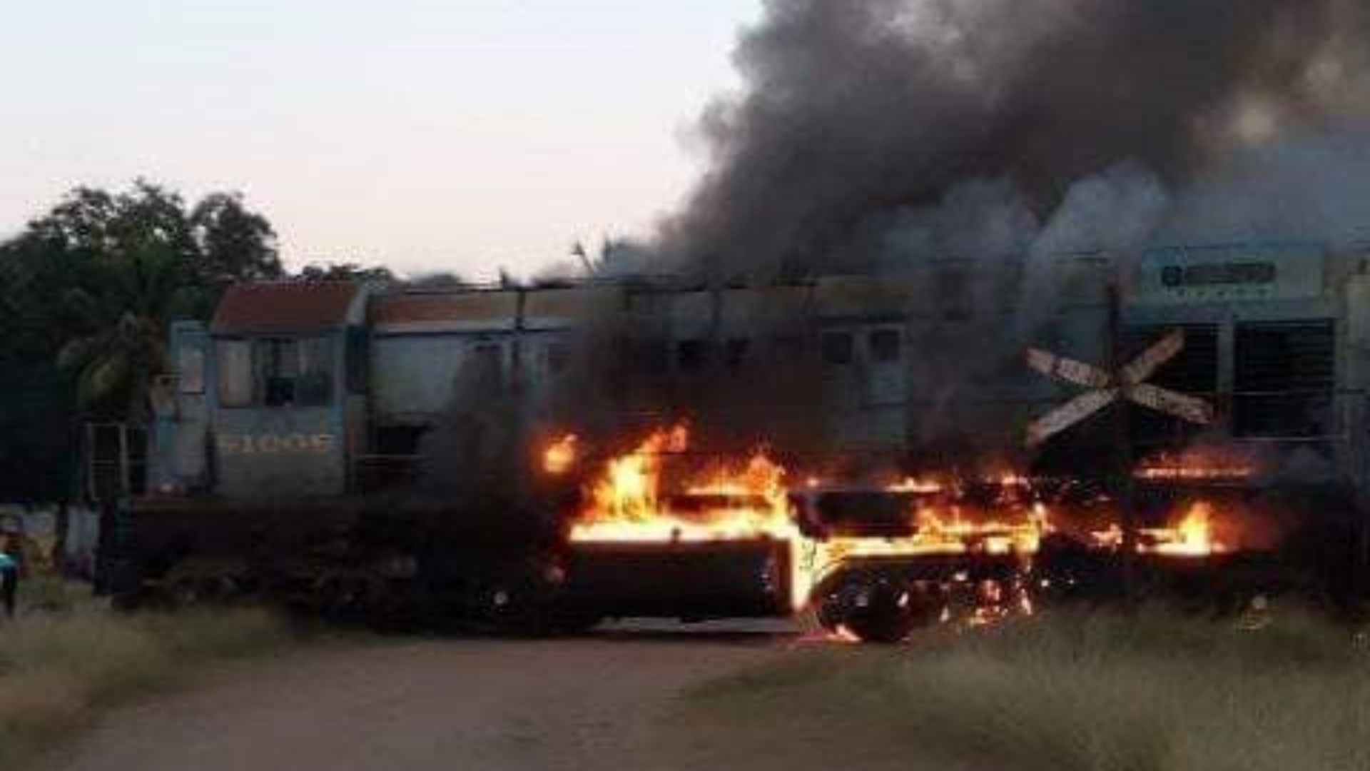 Se incendia locomotora de tren en Camagüey con pasajeros a bordo