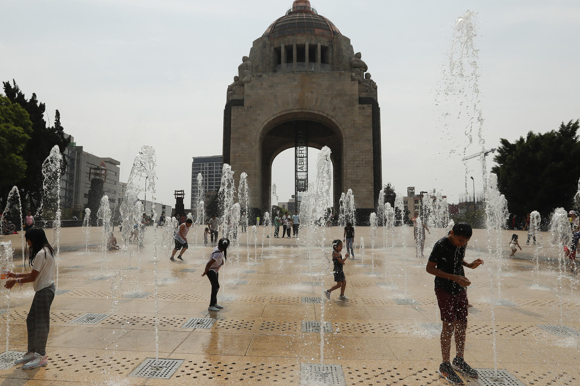 Segunda ola de calor deja al menos 14 muertos en México 