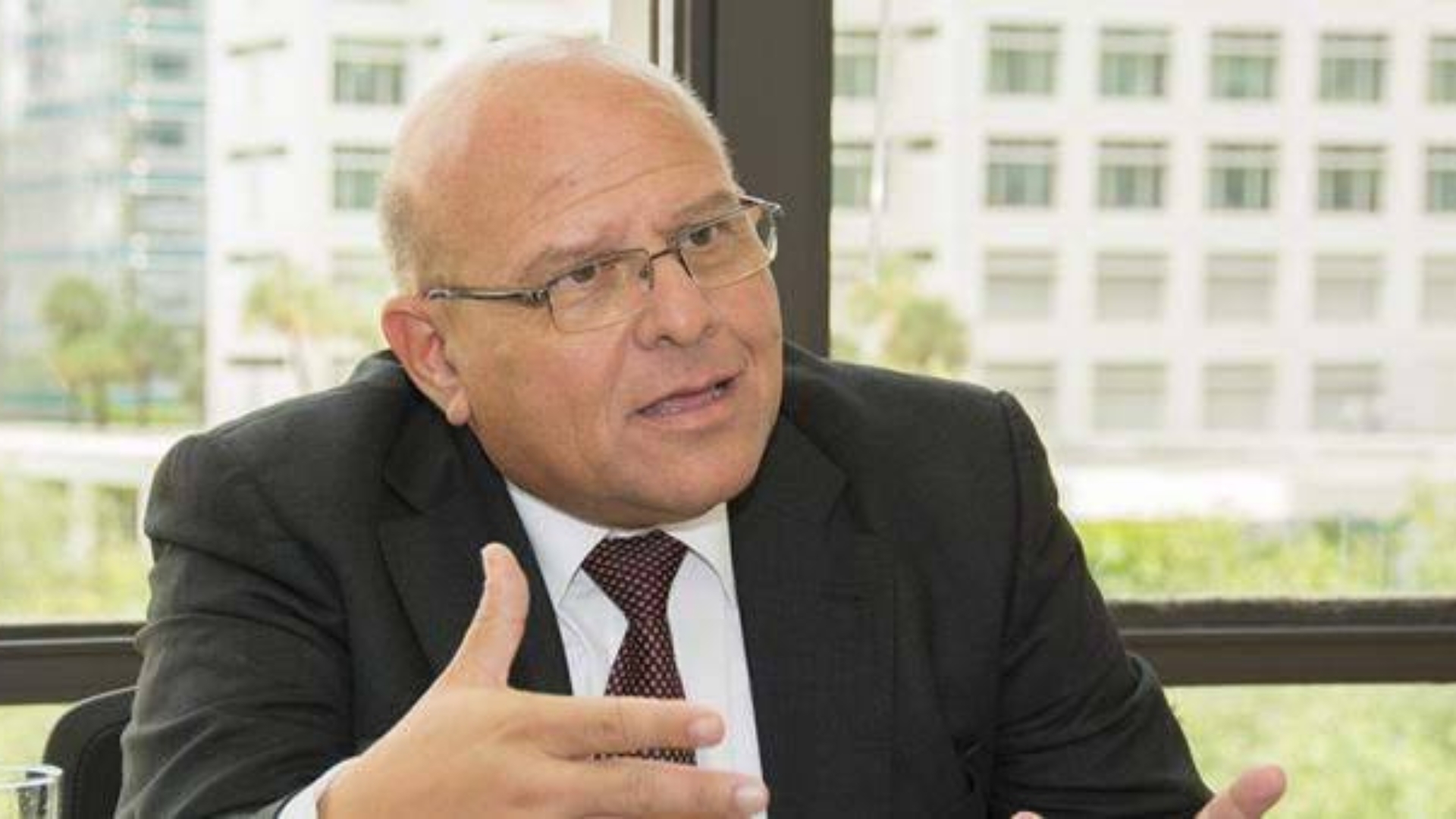 Seguridad del Estado cita al intelectual católico Dagoberto Valdés