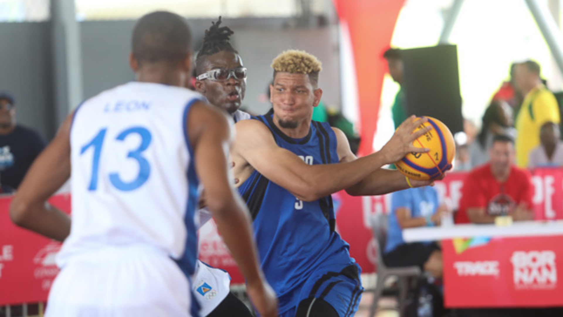Selección de baloncesto cubano viaja a Estados Unidos con apenas ocho atletas