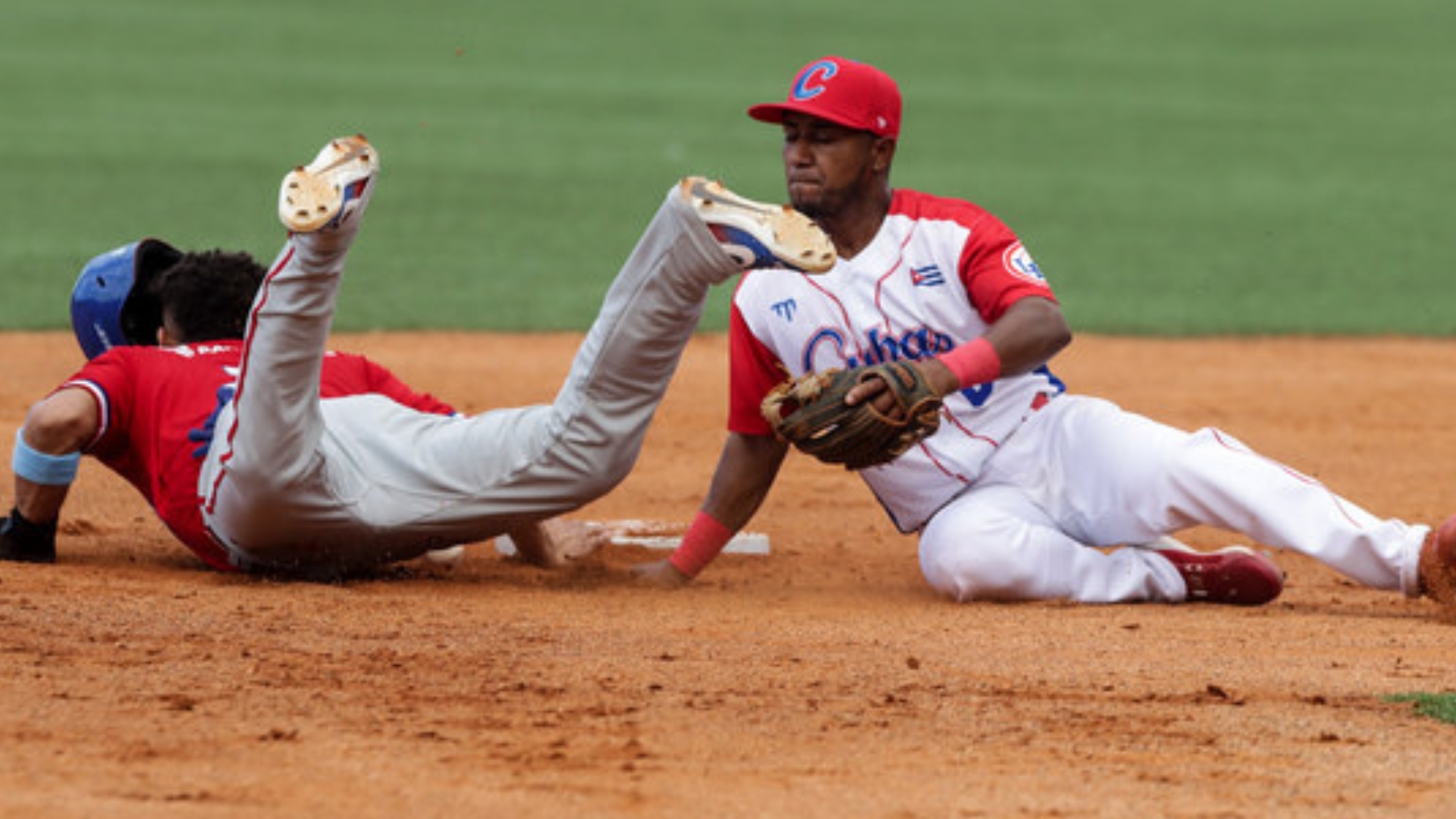 Serie del Caribe: error y baja ofensiva sepultan a Agricultores frente a Tigres del Licey 