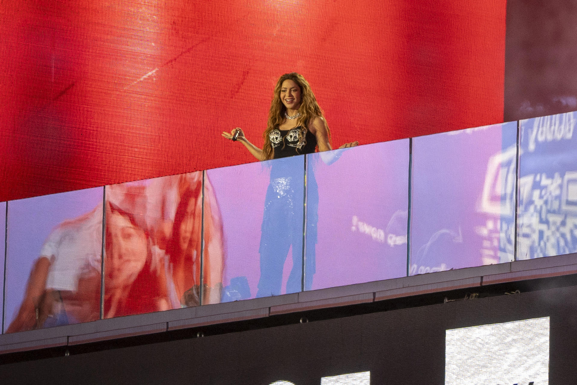 Shakira sorprende a miles de personas en un concierto gratis en Nueva York