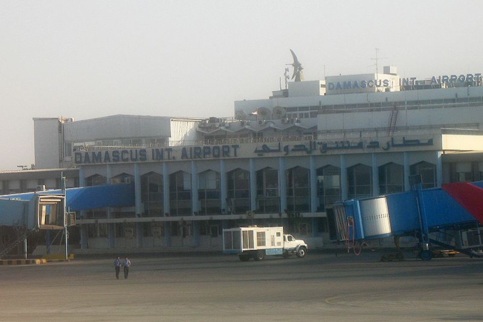 Siria: Israel ataca con misiles el aeropuerto de Damasco y causa 4 muertos