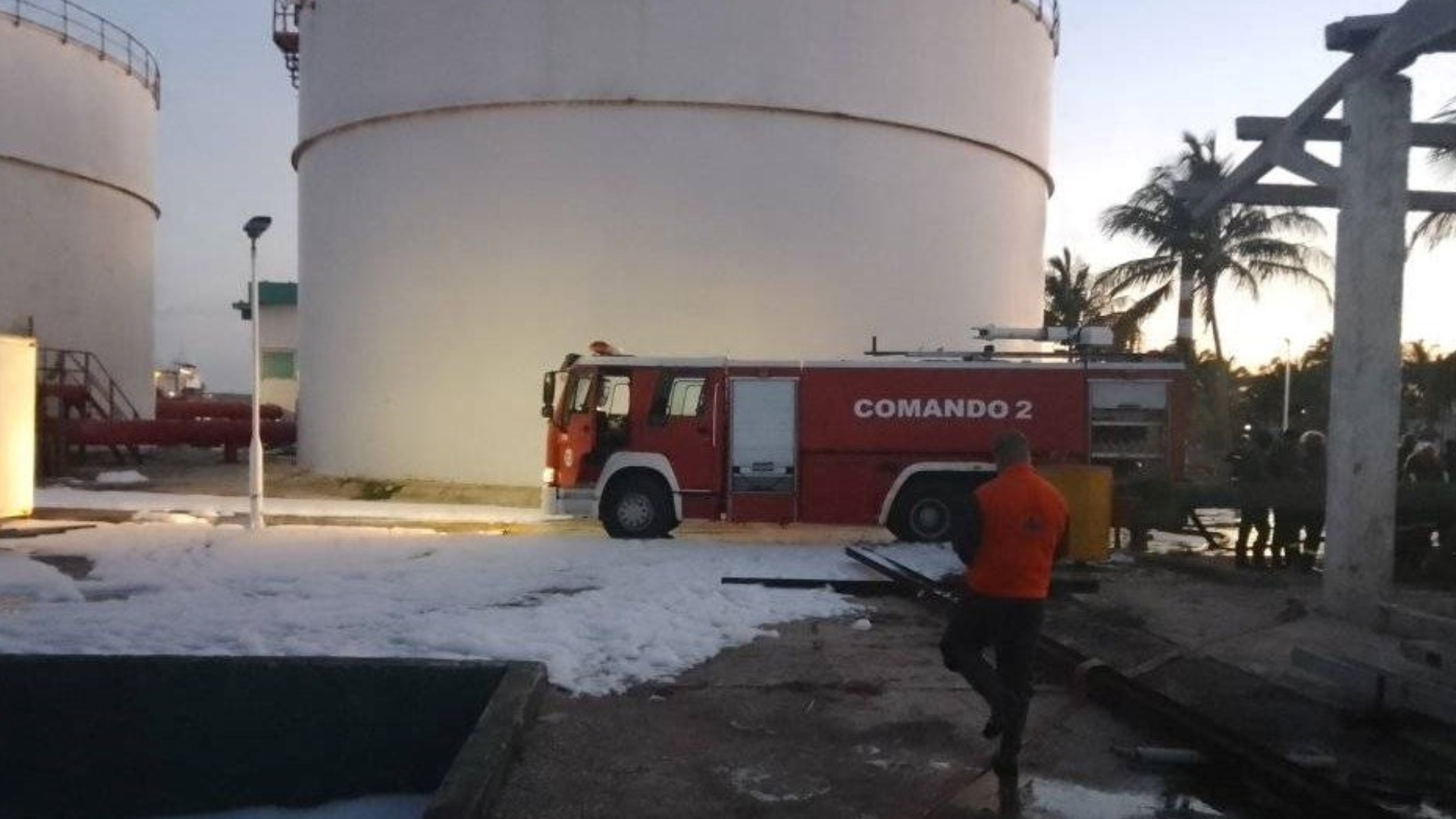 Sofocan incendio en el muelle de la base de supertanqueros de Matanzas