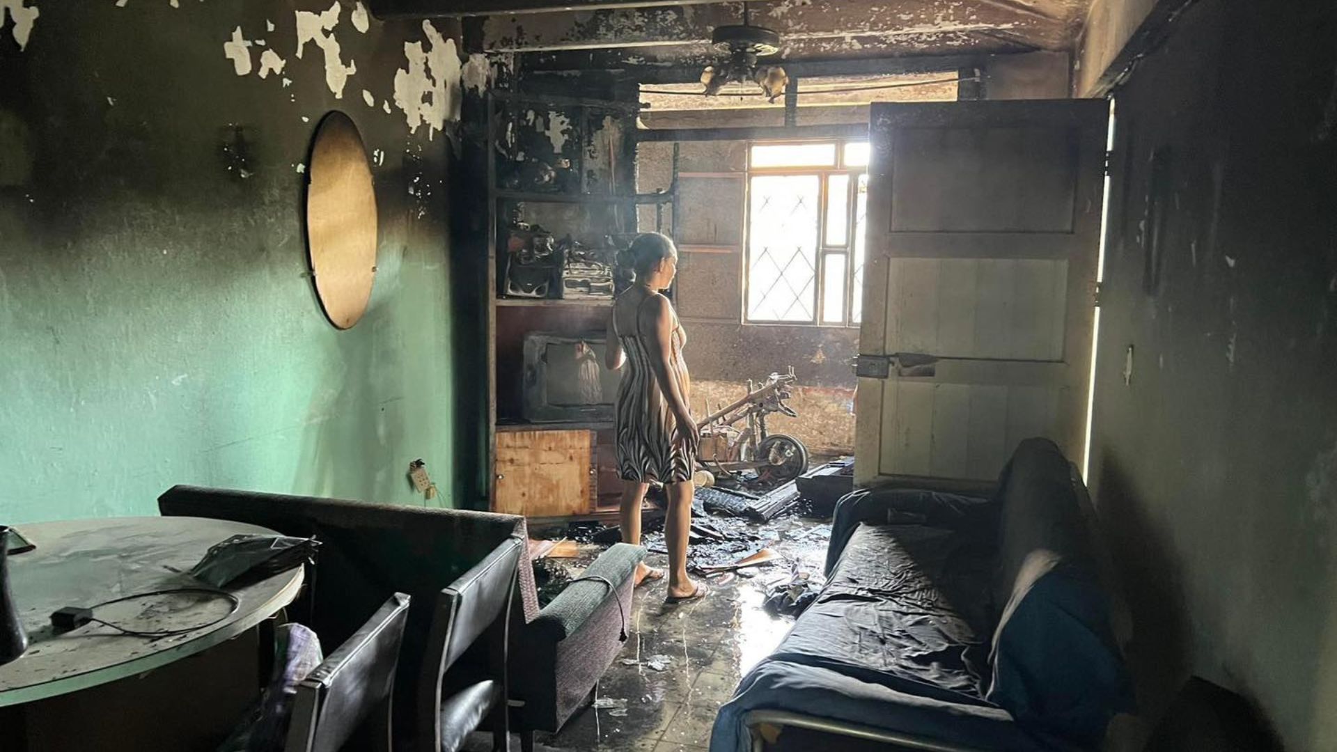 "Son una bomba de tiempo": incendio de moto eléctrica destruye casa en La Habana