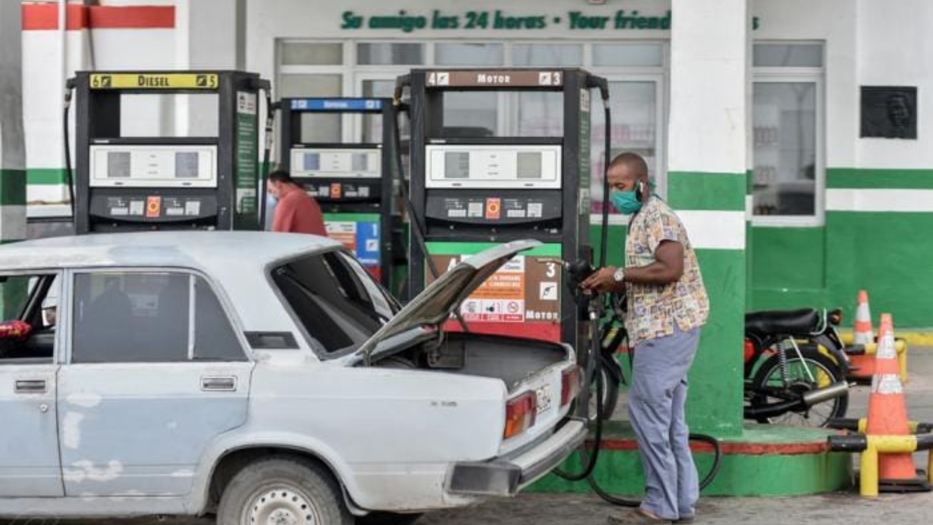 Suspenden la venta de combustible en seis servicentros en La Habana