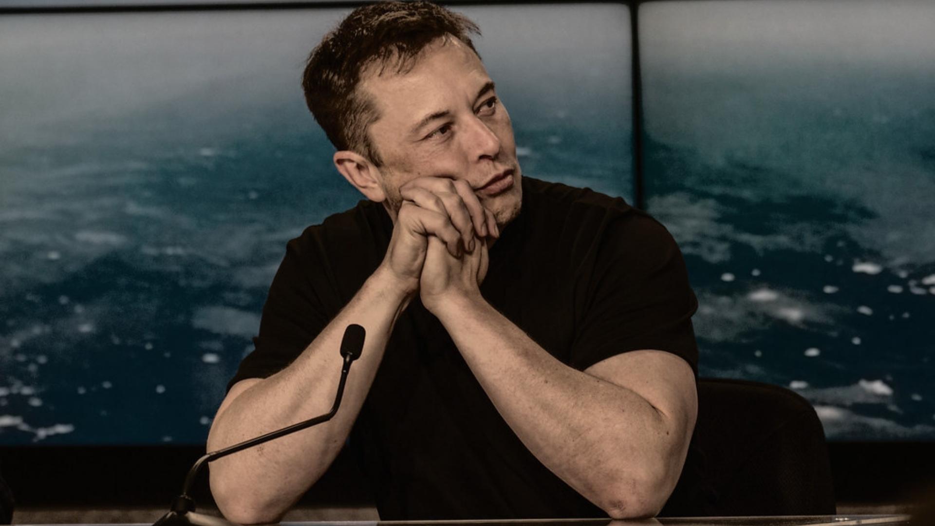 Tras comprar Twitter Elon Musk despide a ejecutiva que cerró cuenta de Trump