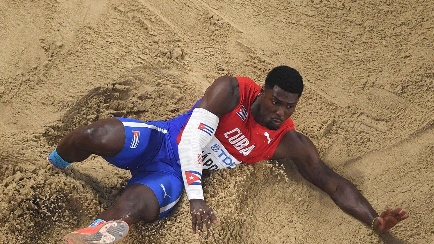 Tras despido de Yipsi Moreno el triplista Cristian Nápoles regresa al equipo de Atletismo